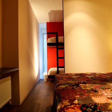 17 Apartment